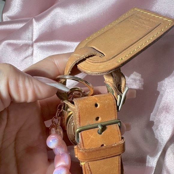 Louis Vuitton Bag Charm Gold with LV Luggage Tag and LV PadLock and Pink Balloon - Picture 6 of 17